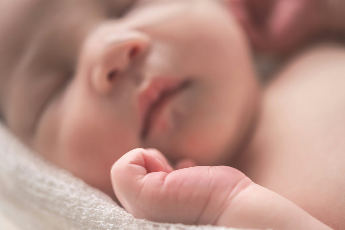 Cómo cuidar la piel atópica en bebés: guía práctica para padres primerizos