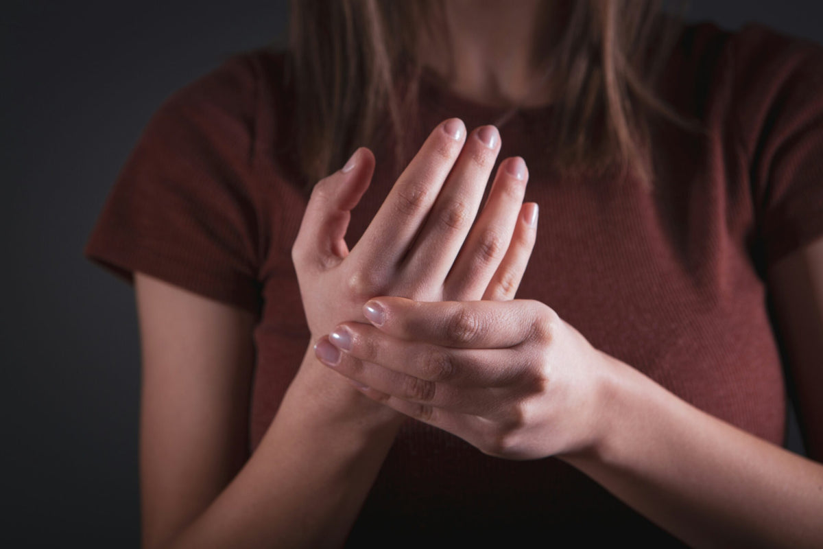 Hormigueo en la piel: causas dermatológicas y neurológicas de las parestesias cutáneas